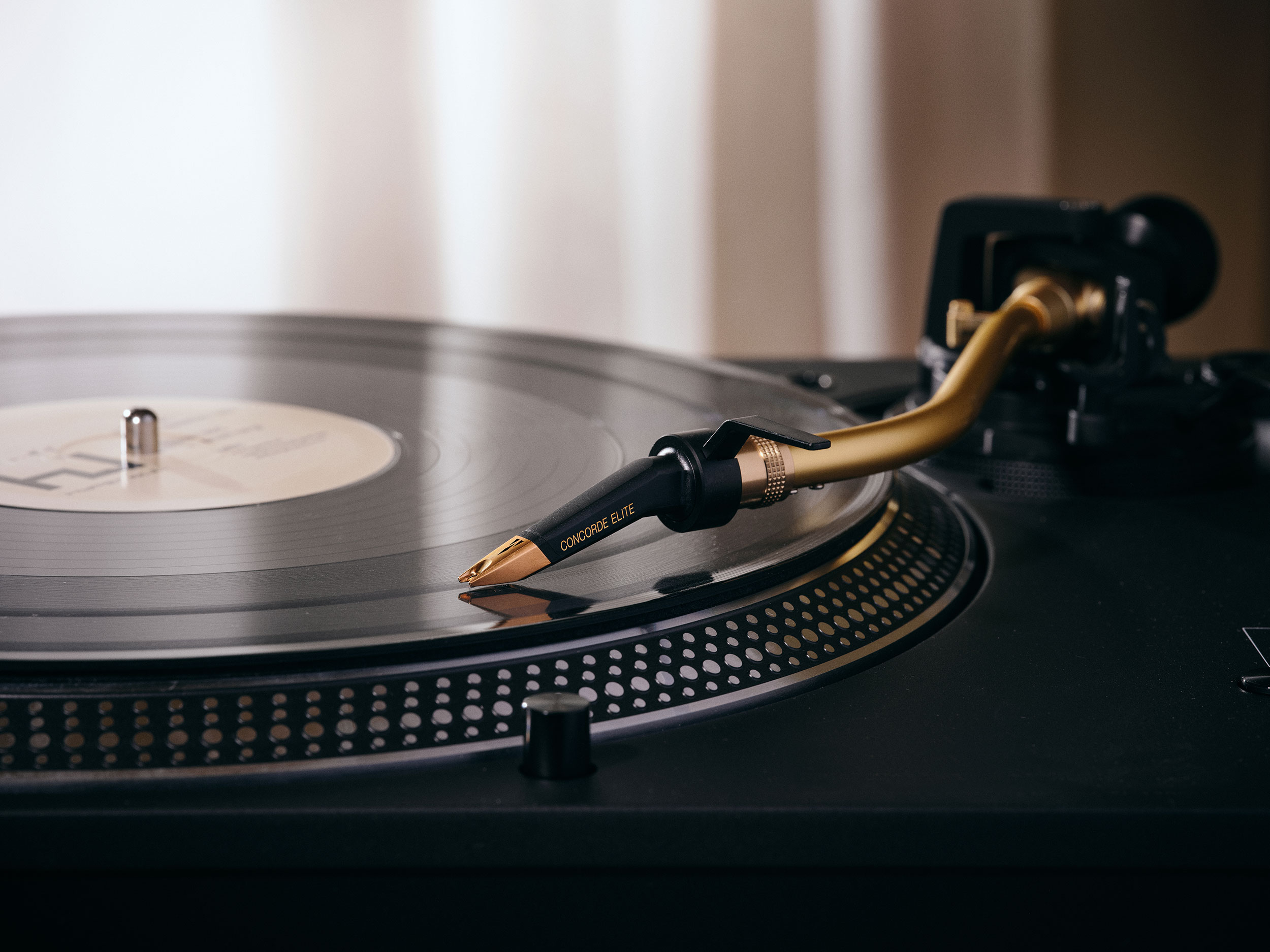 Concorde-Elite-atmosphere01_close-up